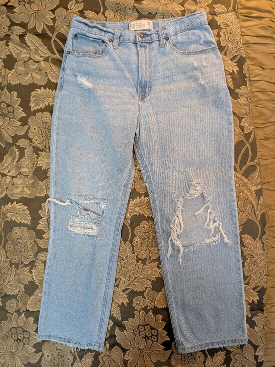 Abercrombie & Fitch Denim - Abercrombie & Fitch Women's Light Blue Distressed Jeans Size 30/10 R